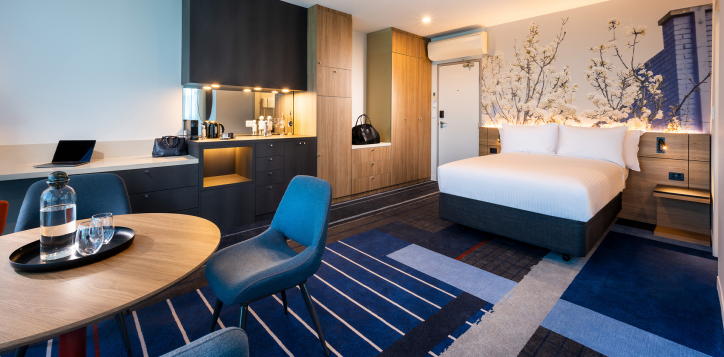 novotel-melbourne-preston_deluxe-double-double_2_1920-x-1080