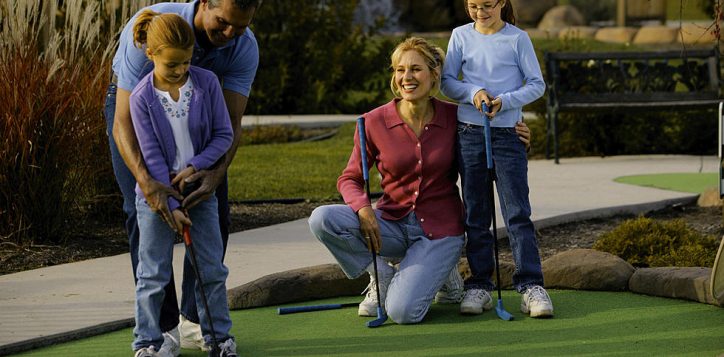 family-getaway-mini-golf-novotel-melbourne-preston-2-2